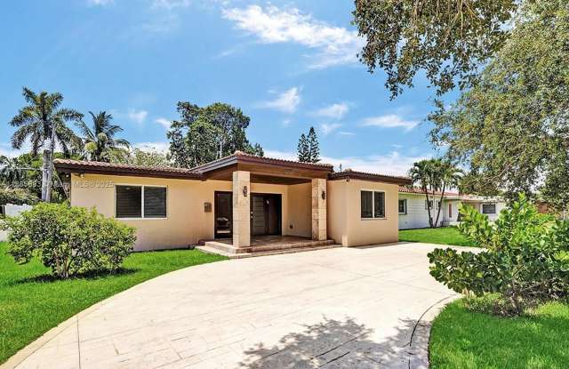 1318 Washington St photos photos