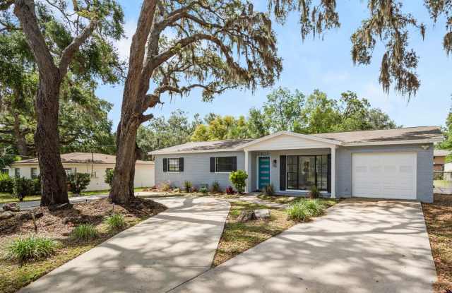 Beautifully Remodeled 4-Bedroom Home with Prime Central Location photos photos