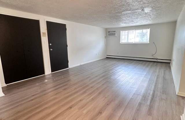 2BR apartment in Beaver, PA!! Prime Location!! Corner of Market and 5th photos photos