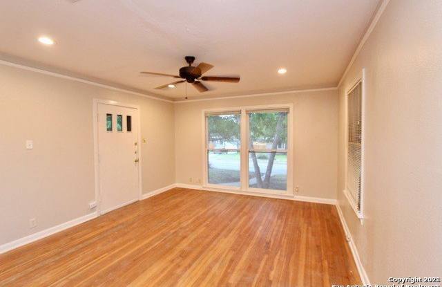 209 LYMAN DR Gallery 4