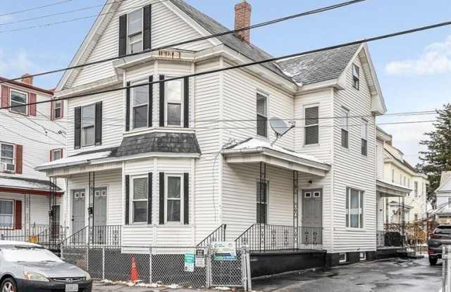 220 Concord Street unit: 2 photos photos