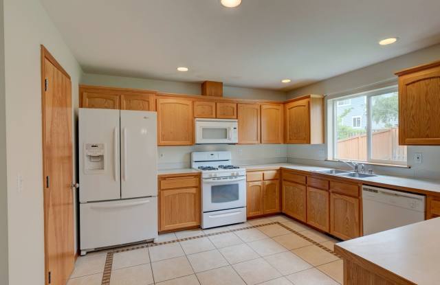 4 Bedroom 2.5 bath Home in Cherry Hill Gallery 3