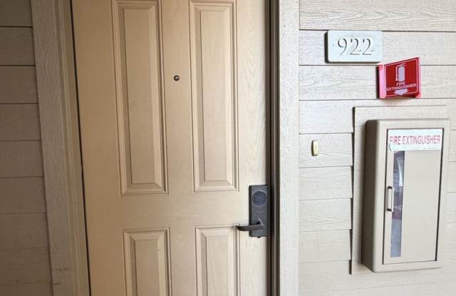 FURNISHED CONDO WITH ALL UTILITIES & INTERNET INCLUDED - AVAILABLE NOW Gallery 4