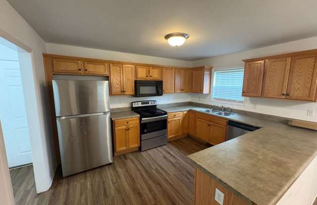 PRE-LEASING FOR AUGUST 9TH 2027! Gallery 4