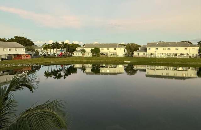 14111 SW 121 Place photos photos