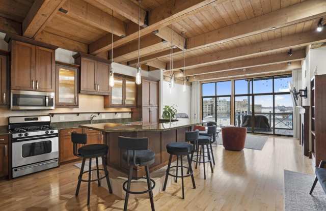 Luxury 2-Bedroom, 2.5-Bathroom Condo at Hansen's Landing in Milwaukee's Historic Third Ward photos photos