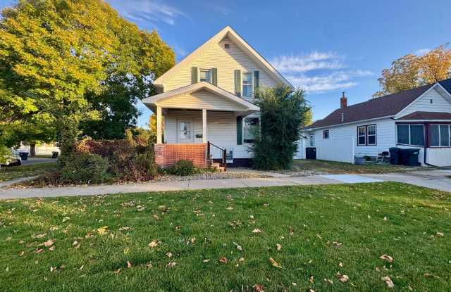 Timeless Character & Modern Comfort in Downtown Mandan Gallery 1