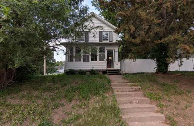 Cozy 2-Bedroom Home In a Peaceful Neighborhood! photos photos