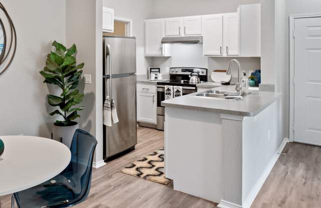 Avalon Oaks Apartments Gallery 4