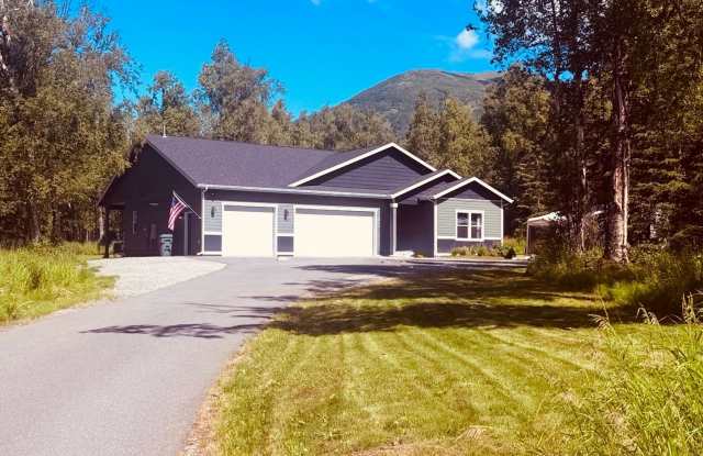 Beautiful, private 3 bed, 2 bath ranch home in the heart of Palmer! photos photos