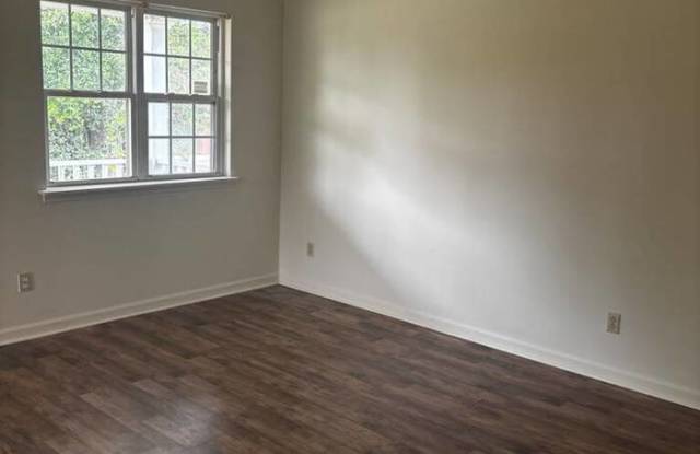 2280 Houston Avenue Gallery 4