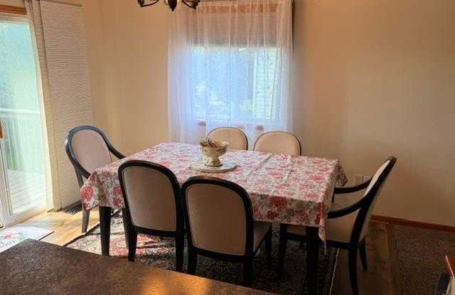 3838 Strathmore Lane SE Gallery 3