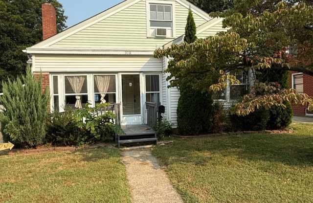 2nd floor unit - 310 East Park Place, Jeffersonville, IN 47130