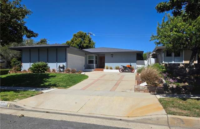 4913 Onyx Street photos photos