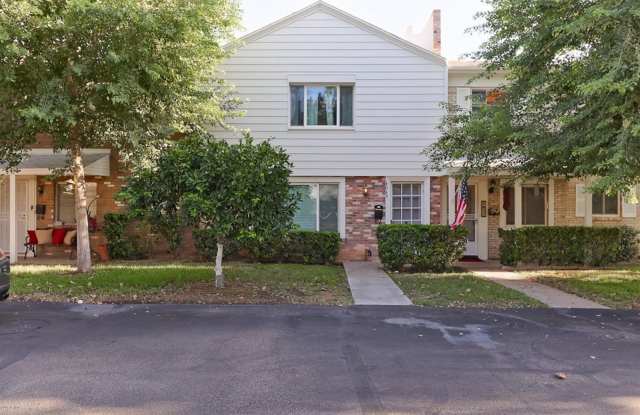 **SPECTACULAR - 2BEDROOM/3BATHROOM CONDO IN THE HEART OF PHOENIX (40TH STREET  CAMPBELL AVE)** - 4049 East Campbell Avenue, Phoenix, AZ 85018