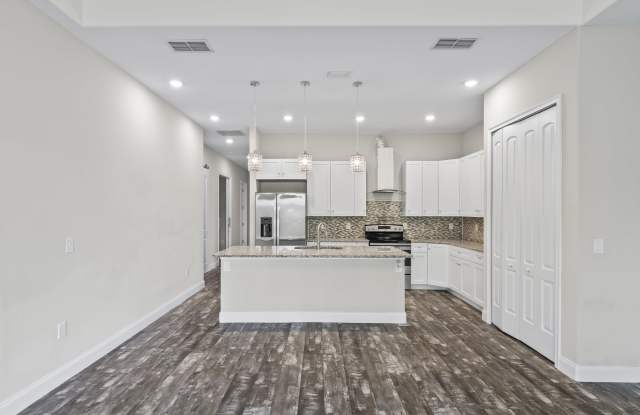 7 Untermeyer Place - A Gallery 2