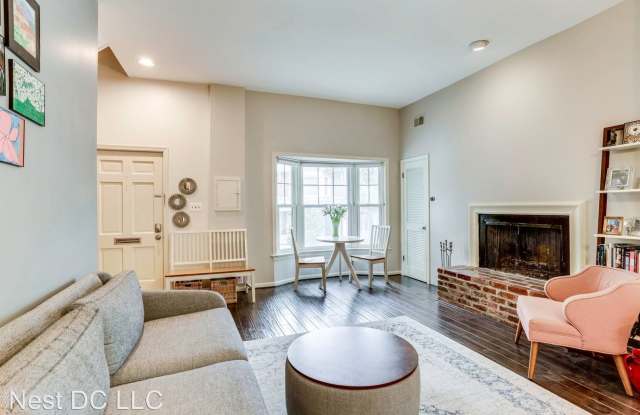 3742 Jocelyn St NW Gallery 4