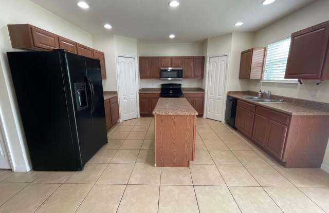 AUBURNDALE: 2 Story Home in Berkley Ridge! AVAILABLE NOW! Gallery 2