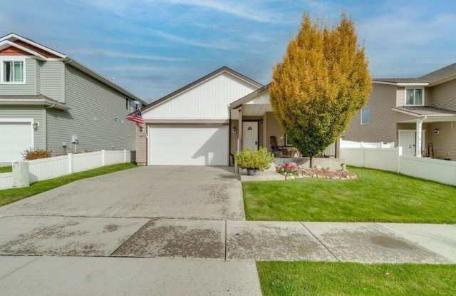 SINGLE FAMILY HOME IN CROWN POINTE (RPM#33) - 12421 West Moorfield Avenue, Post Falls, ID 83854