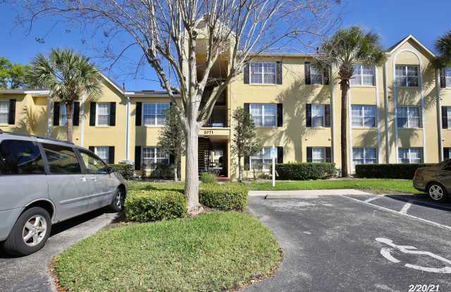 Beautiful 1/1.5 Condo with an Office/Den in the Gated Community of Miriada Condos - Orlando! - 2071 Dixie Belle Drive, Orlando, FL 32812