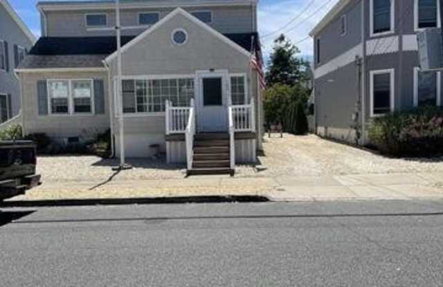 102 Brown Avenue photos photos