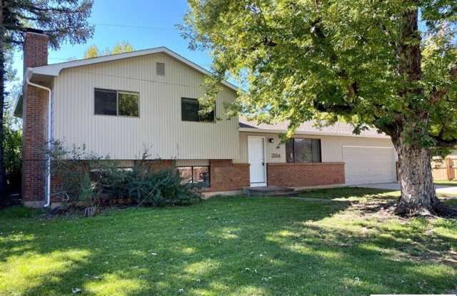 Spacious House with Huge Backyard! photos photos