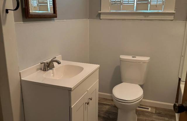 902 Kanawha Boulevard West Gallery 2
