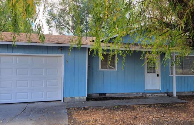3 bed/2 bath - 106 North Estes Street, Alturas, CA 96101