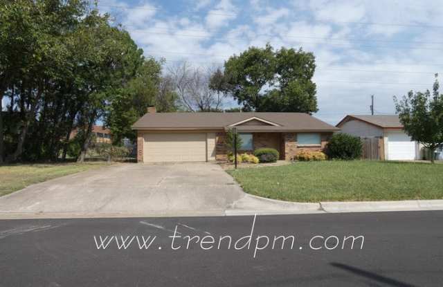 951 Easy Street - 951 Easy Street, Grapevine, TX 76051