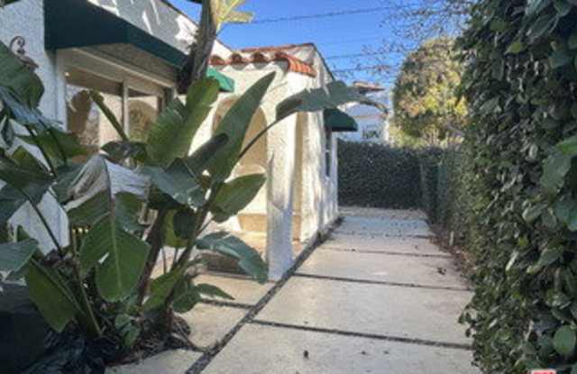 8711 Sherwood Drive - 8711 Sherwood Drive, West Hollywood, CA 90069
