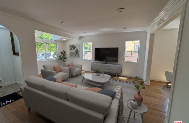 5049 Hesperia Avenue Gallery 1