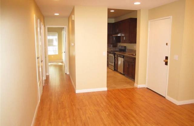 2542 W Macarthur Boulevard Gallery 4