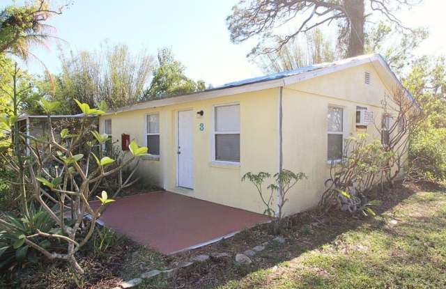 255 PINEAPPLE STREET - 255 Pineapple Street, Englewood, FL 34223