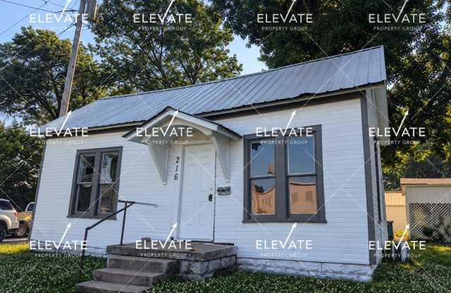 Cozy Cottage Living at 216 S Florida – 1 Bedroom Home Just for You! Gallery 3