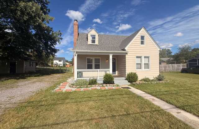 Christiansburg, 3 BR / 1.5 BA, Available for rent photos photos