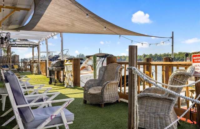 2118 N Ocean Dr - 2118 North Ocean Drive, Hollywood, FL 33019 2118 N Ocean Dr - 2118 North Ocean Drive, Hollywood, FL 33019