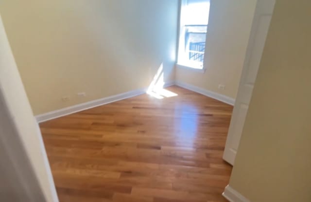 6935 N Oakley, Gallery 3