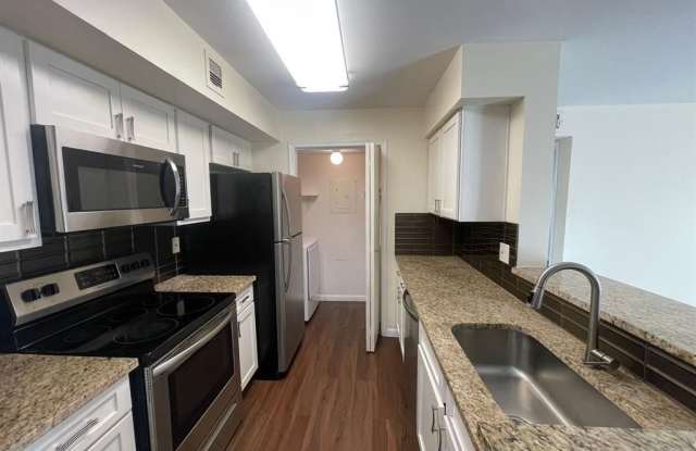 875 Riverside Dr photos photos