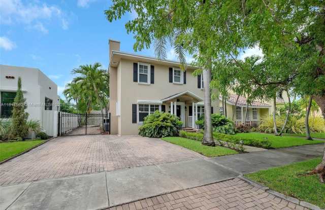 1432 SW 11th St photos photos