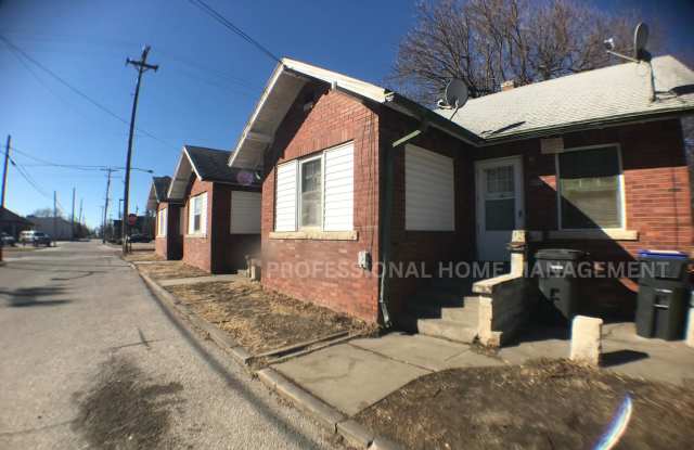 Cozy 1 Bed, 1 Ba Apartment in the heart of Newton - 205 Old Mill Road, Newton, KS 67114