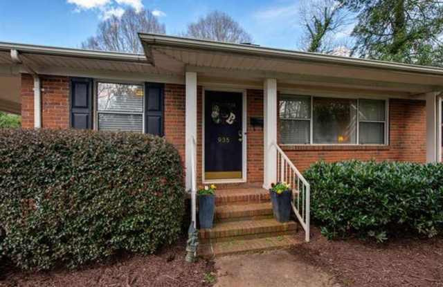 935 Scaleybark Road Gallery 2