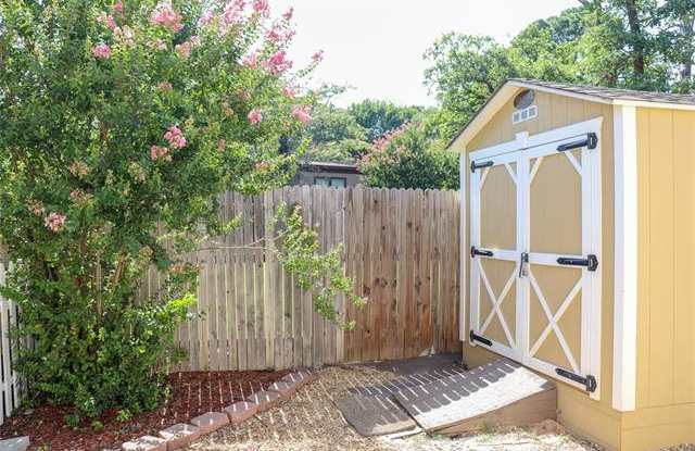 4512 Bradley Lane Gallery 4