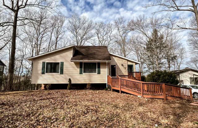 Outstanding 3 Bed 3 Bath Riverfront Home with a 2-Level Deck In Scenic Bradley Forest - 12012 Parkriver Drive, Buckhall, VA 20112