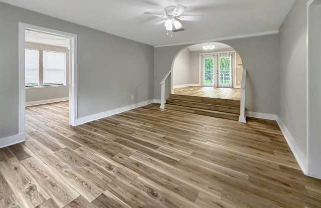 9738 Eisenhower Road Gallery 2
