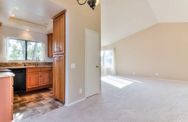 357 Huntington Gallery 3