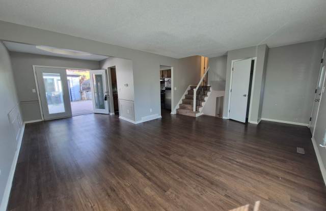 Beautiful home with detached garage! Gallery 1