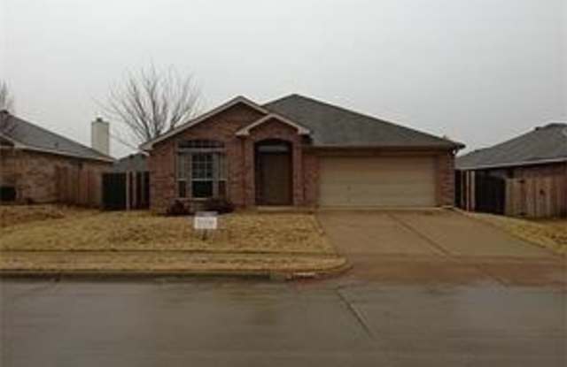 1336 Meadowbrook Lane - 1336 Meadowbrook Lane, Crowley, TX 76036