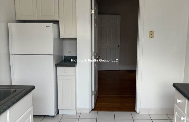 832 Reba Pl. Gallery 3
