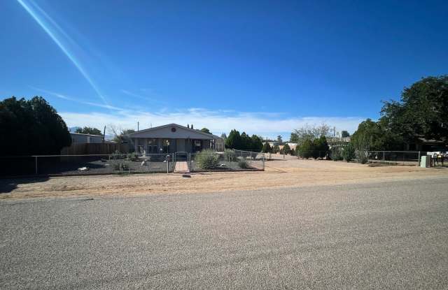 Large yard! - 3096 Devlin Avenue, New Kingman-Butler, AZ 86409