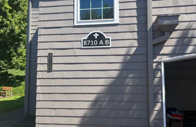 Charbonneau Area- Spacious upstairs unit photos photos